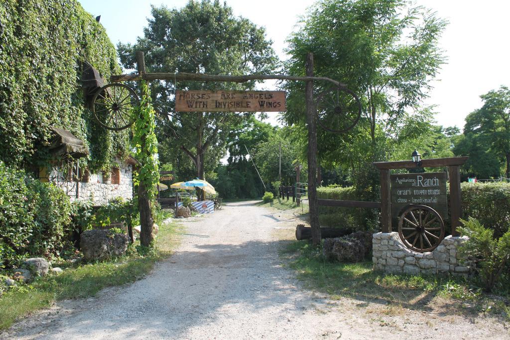 Agriturismo Al Ranch Castello dʼAviano Extérieur photo
