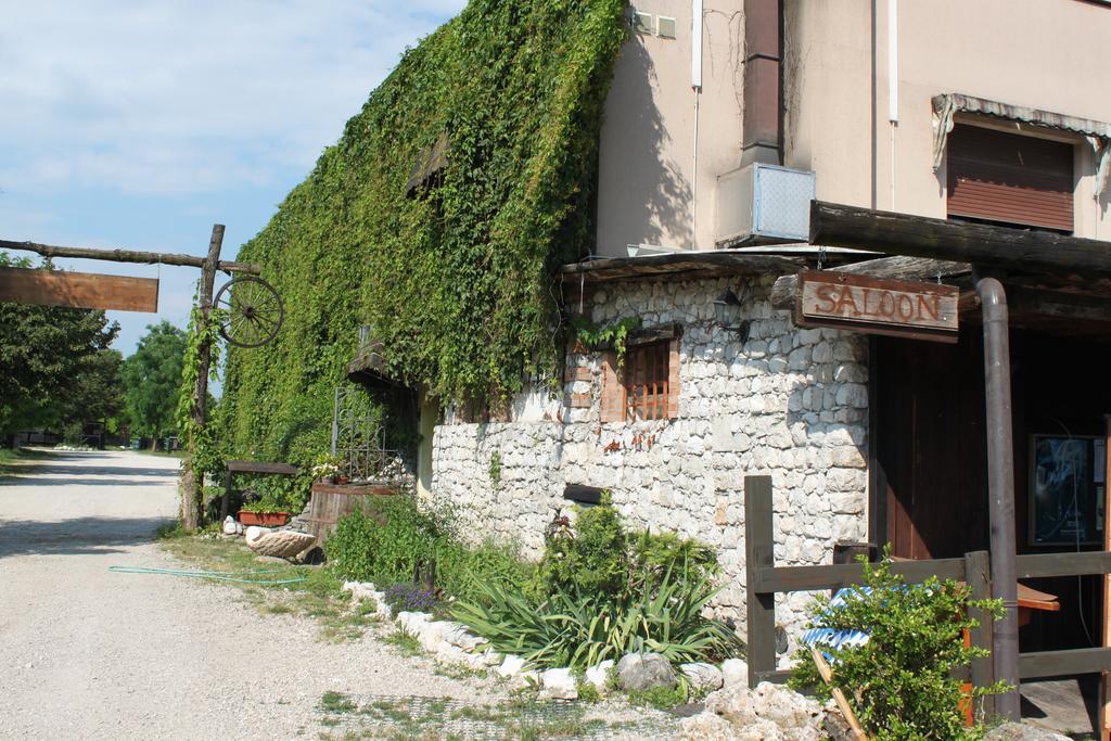 Agriturismo Al Ranch Castello dʼAviano Extérieur photo